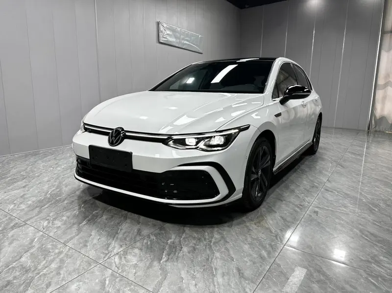 Volkswagen Golf, 2023