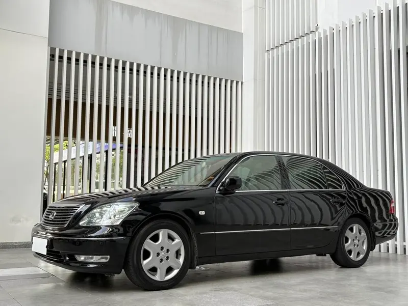 Lexus LS, 2005