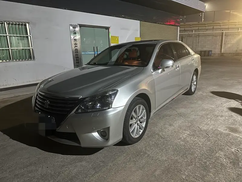 Toyota Crown 2.5L Royal Leather Edition, 2012 — фото 1
