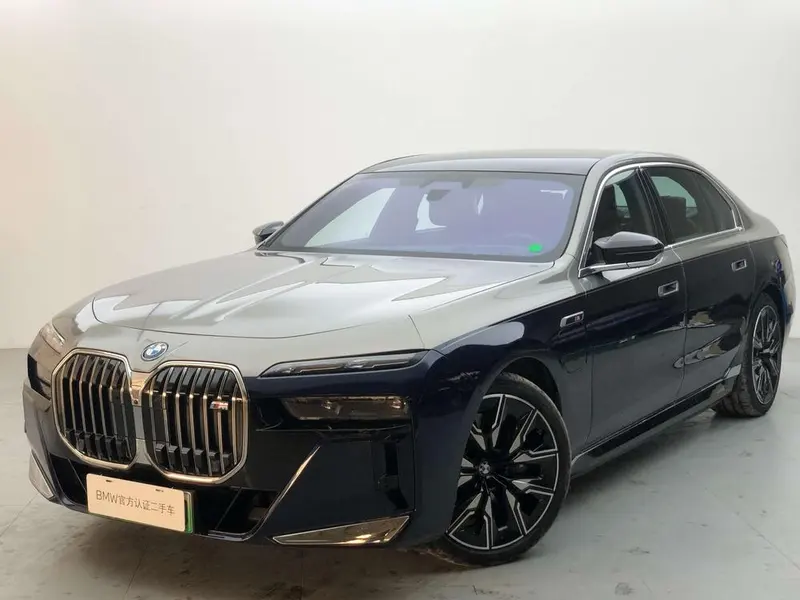 BMW i7 M70L xDrive, 2023 — фото 1