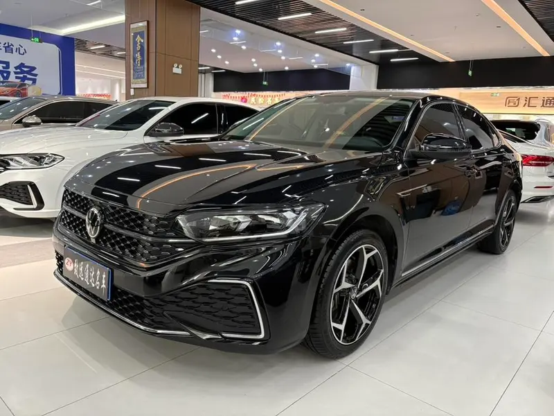 Volkswagen Passat, 2023