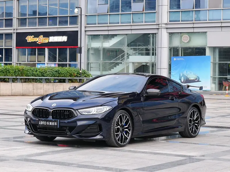 BMW 8-Series, 2022
