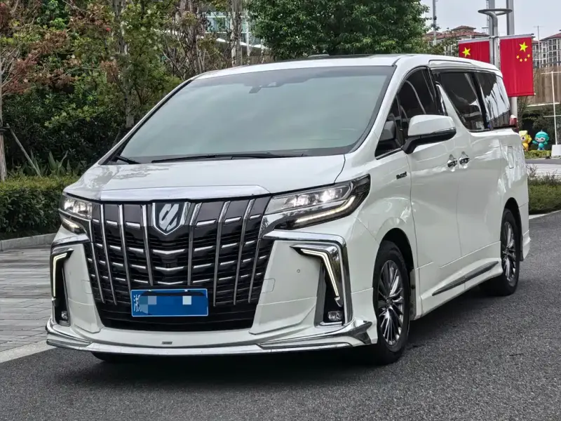 Toyota Alphard, 2023