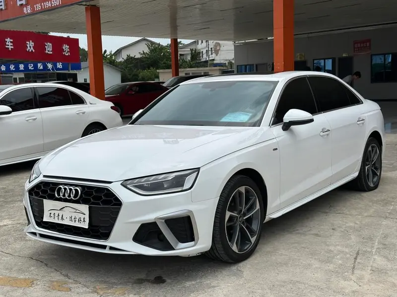 Audi A4L 40 TFSI Fashion Version, 2022 — фото 1