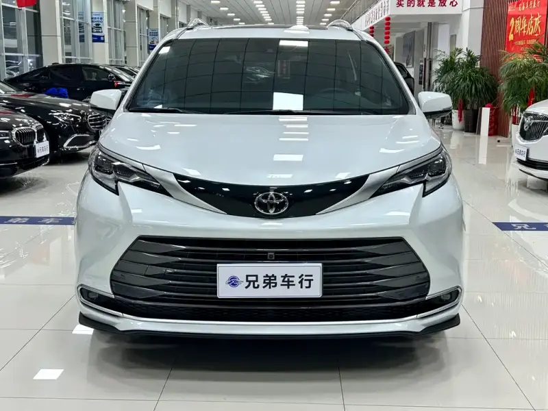 Toyota Sienna, 2024