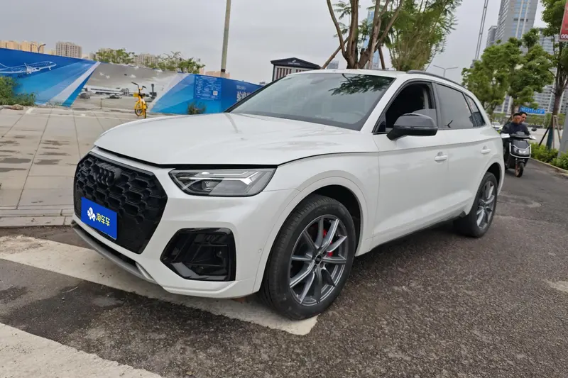 Audi Q5L, 2022