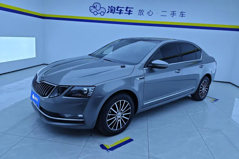 Skoda Octavia 1.5L Auto Luxury Edition CN5, 2019 — фото 1