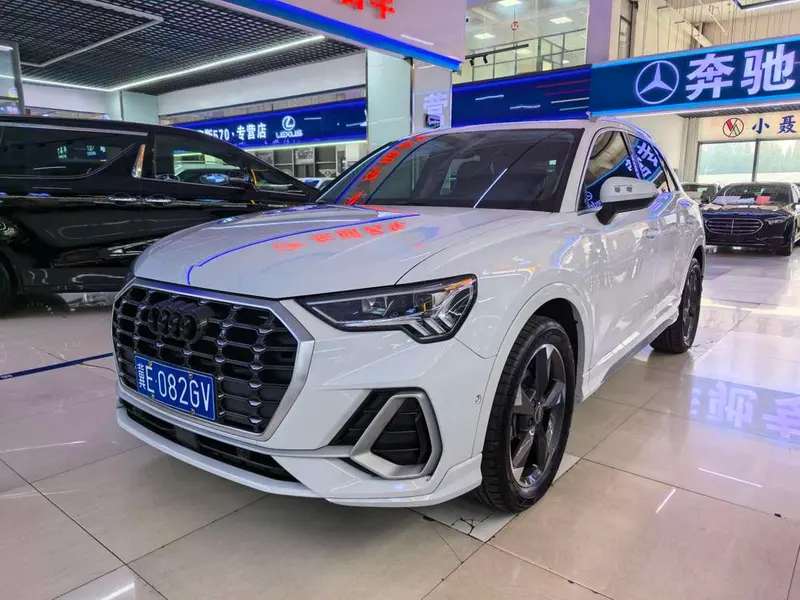 Audi Q3, 2022