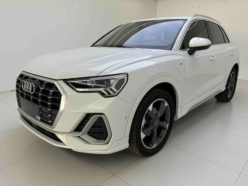Audi Q3, 2023