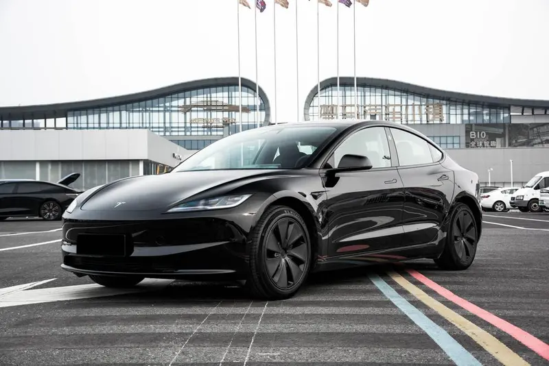 Tesla Model 3, 2023