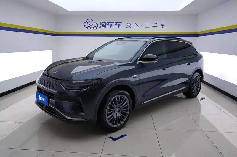 Leapmotor C11 EREV 300 Smart Edition, 2023 — фото 1
