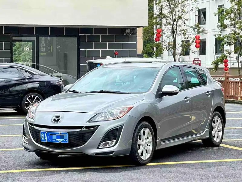 Mazda 3 Xingcheng Hatchback 2.0L Auto Luxury Version, 2012 — фото 1