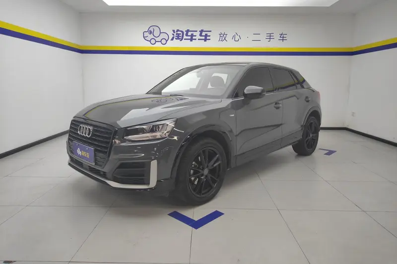 Audi Q2L, 2021