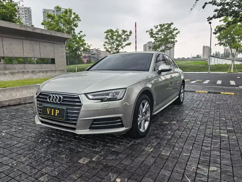Audi A4L 30 Version 40 TFSI Version, 2018 — фото 1