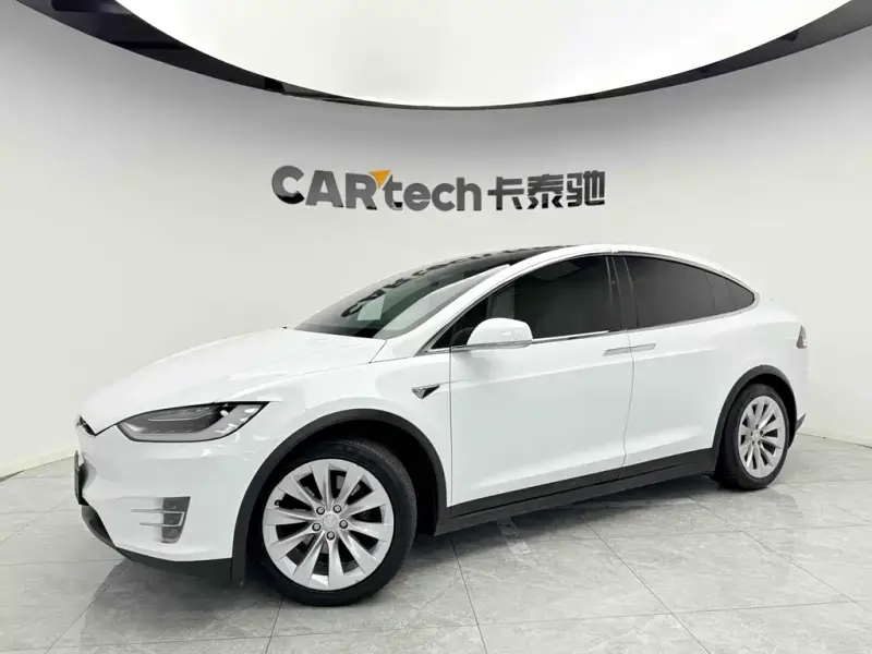 Tesla Model X, 2017
