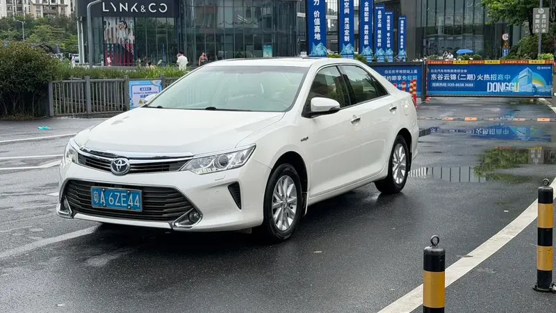 Toyota Camry, 2015