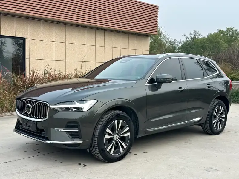 Volvo XC60, 2022 — фото 1