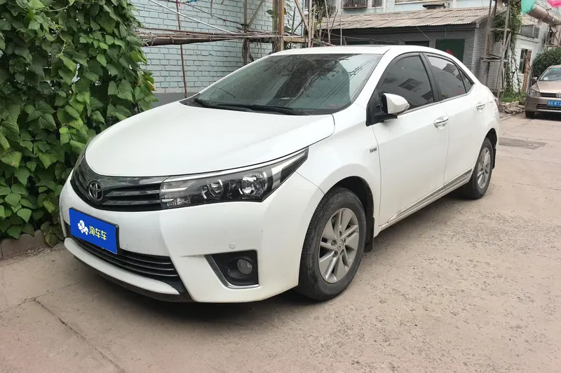 Toyota Corolla 1.6L CVT GL-i, 2014 — фото 1