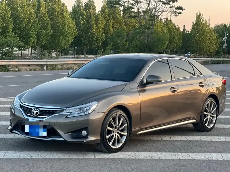 Toyota Reiz, 2015 — фото 1