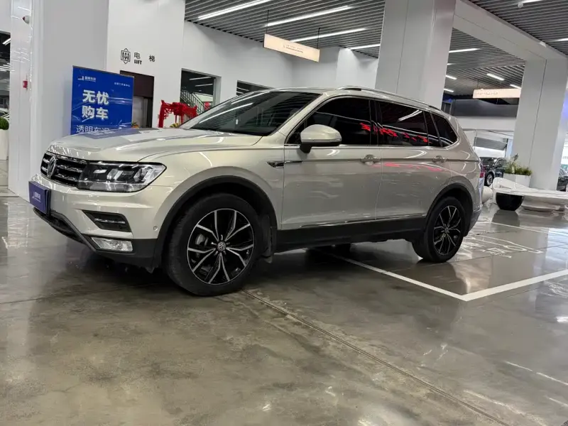 Volkswagen Tiguan L, 2020
