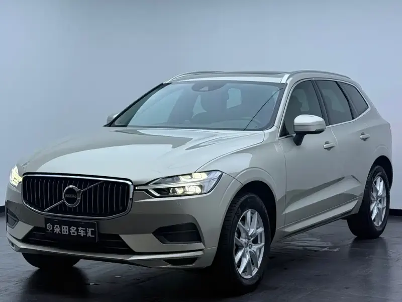 Volvo XC60, 2018 — фото 1