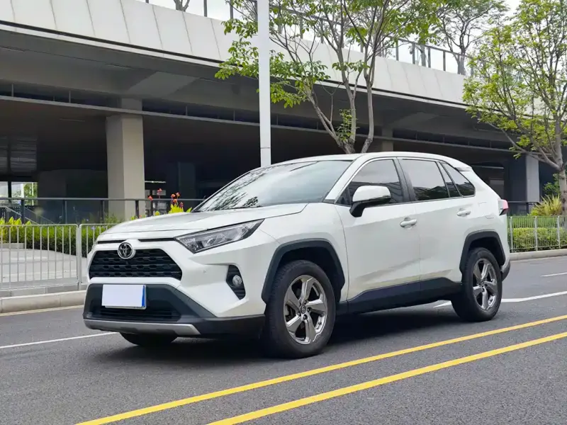 Toyota RAV4, 2023