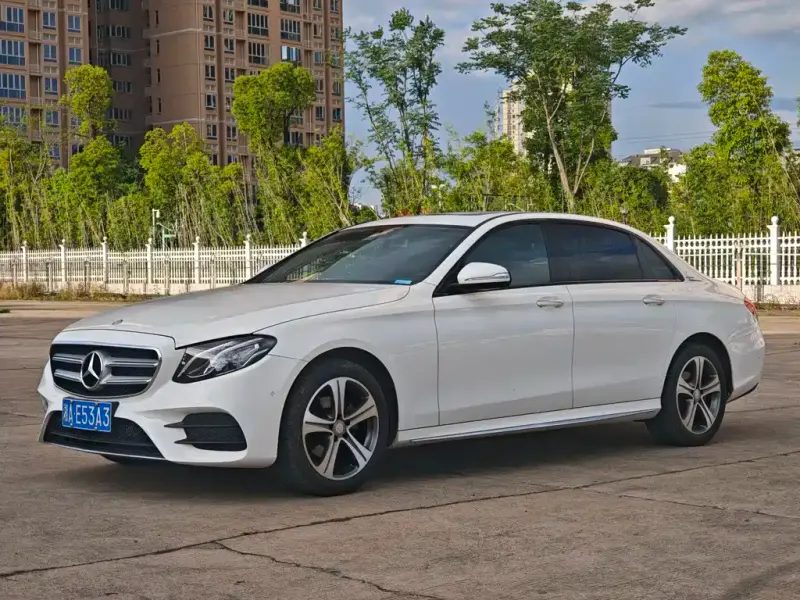 Mercedes-Benz E-Class, 2017 — фото 1