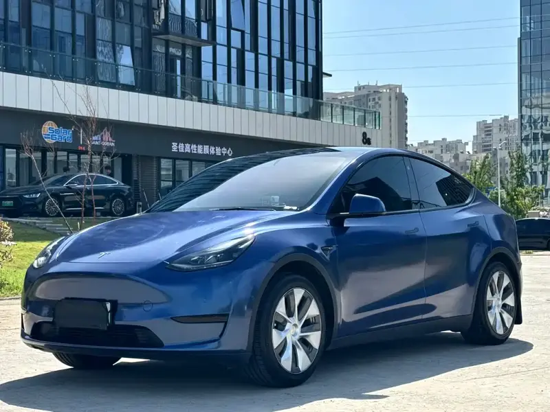 Tesla Model Y, 2022