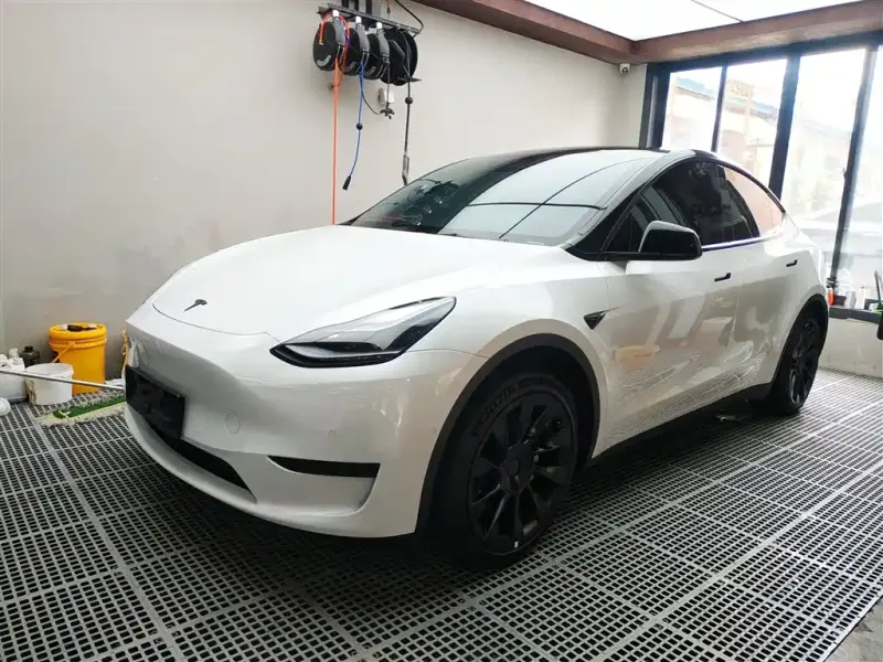 Tesla Model Y, 2023