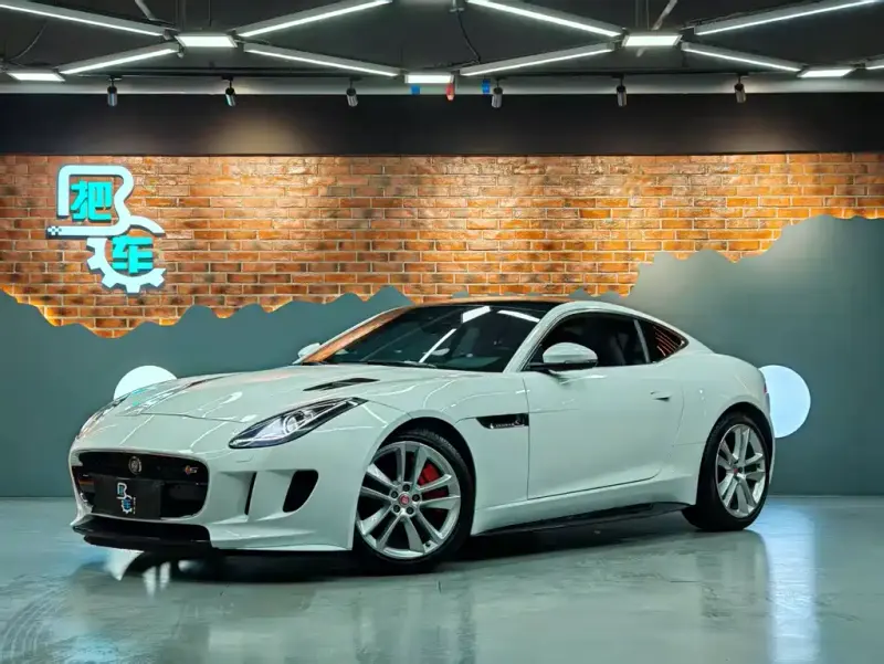 Jaguar F-TYPE, 2015