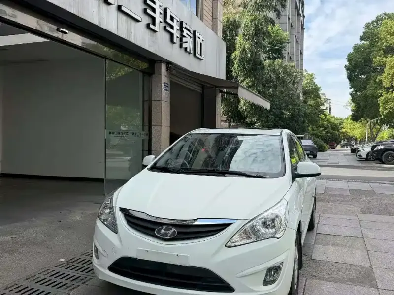 Hyundai Verna, 2013