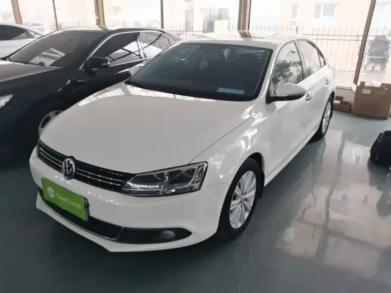 Volkswagen Sagitar, 2015