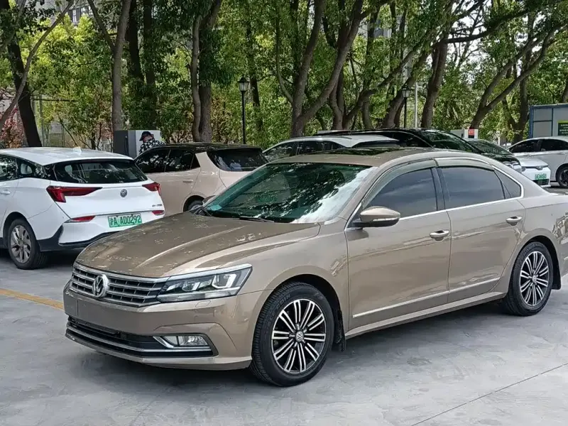 Volkswagen Passat, 2018 — фото 1