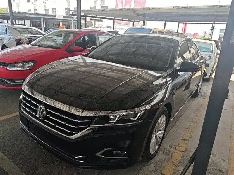 Volkswagen Passat, 2019 — фото 1