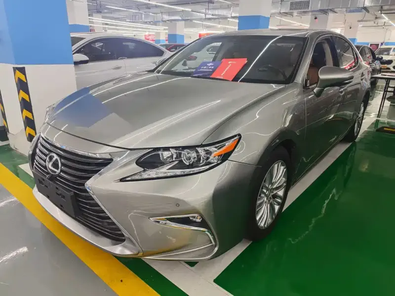 Lexus ES, 2016