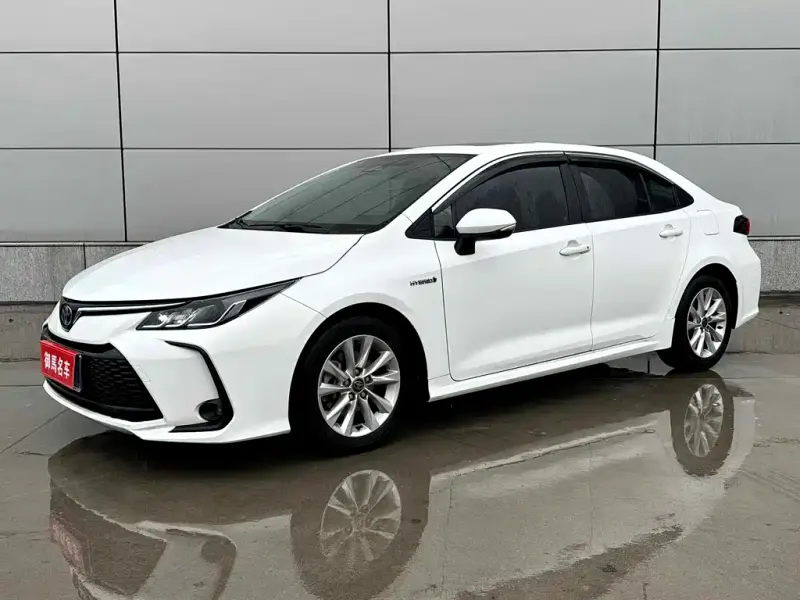 Toyota Corolla, 2023 — фото 1
