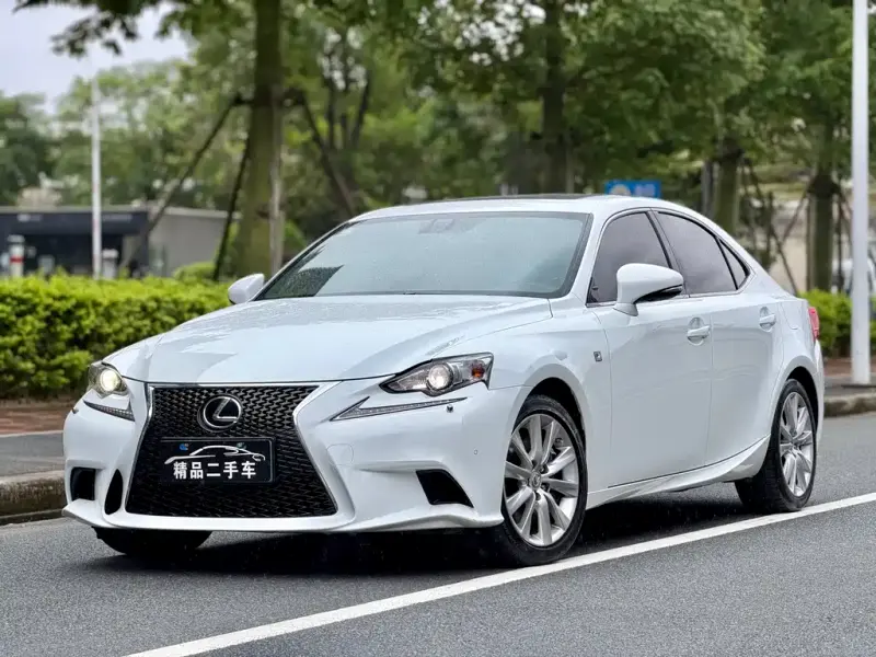 Lexus IS, 2016