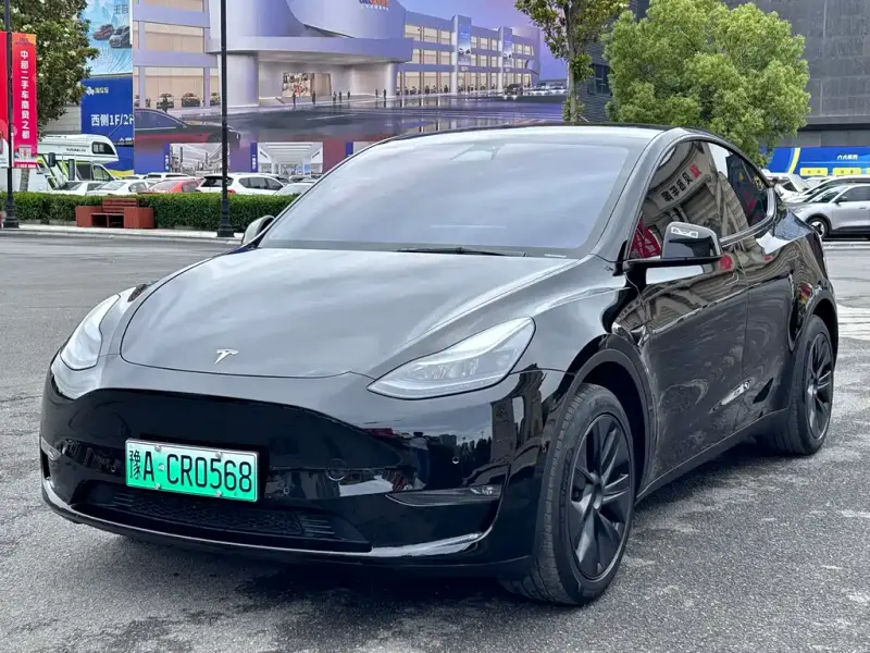 Tesla Model Y, 2023