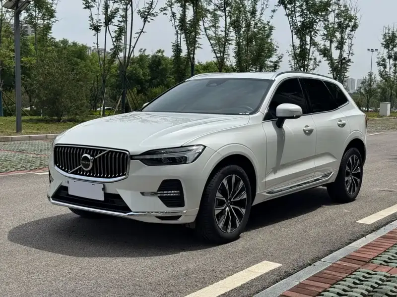 Volvo XC60, 2023 — фото 1