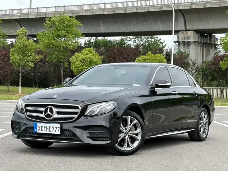 Mercedes-Benz E-Class, 2020 — фото 1