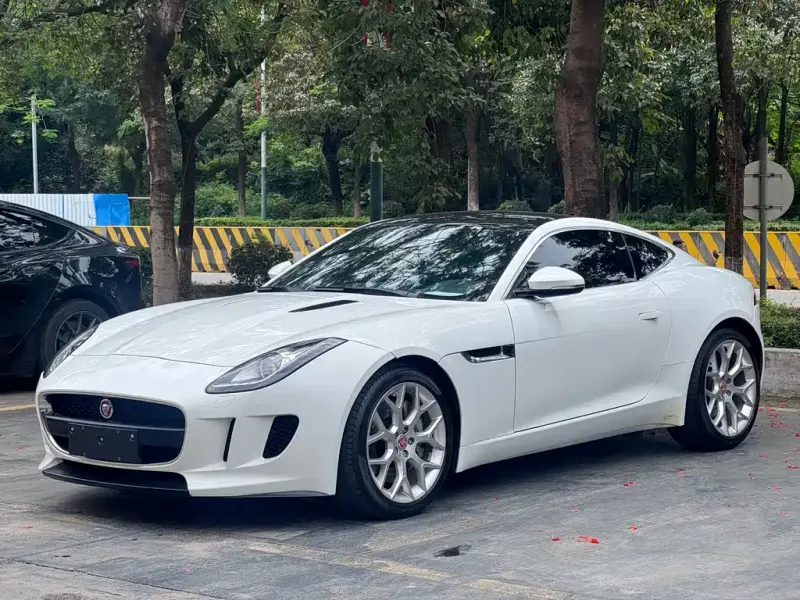 Jaguar F-TYPE, 2016