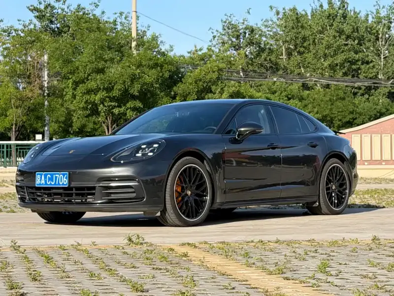 Porsche Panamera, 2019