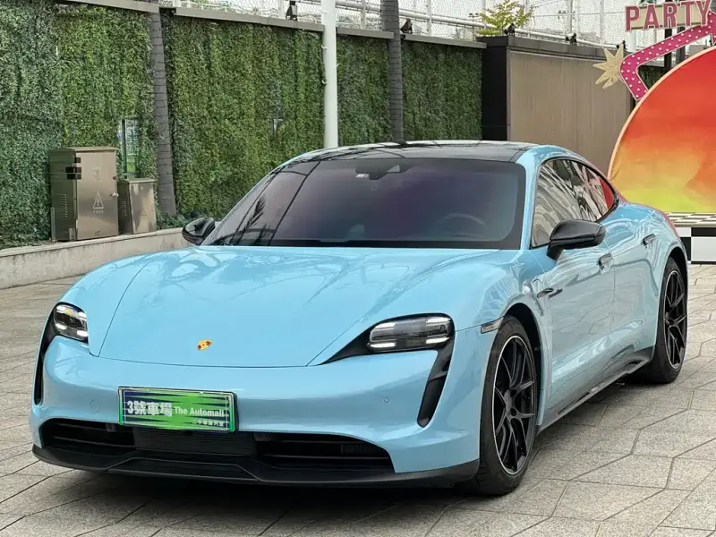 Porsche Taycan, 2022