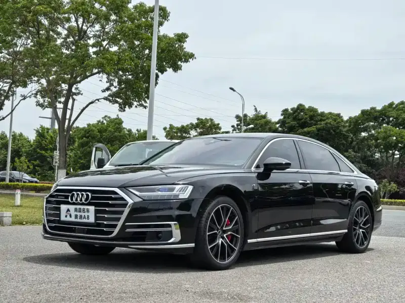 Audi A8, 2022