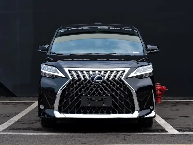 Lexus LM, 2023
