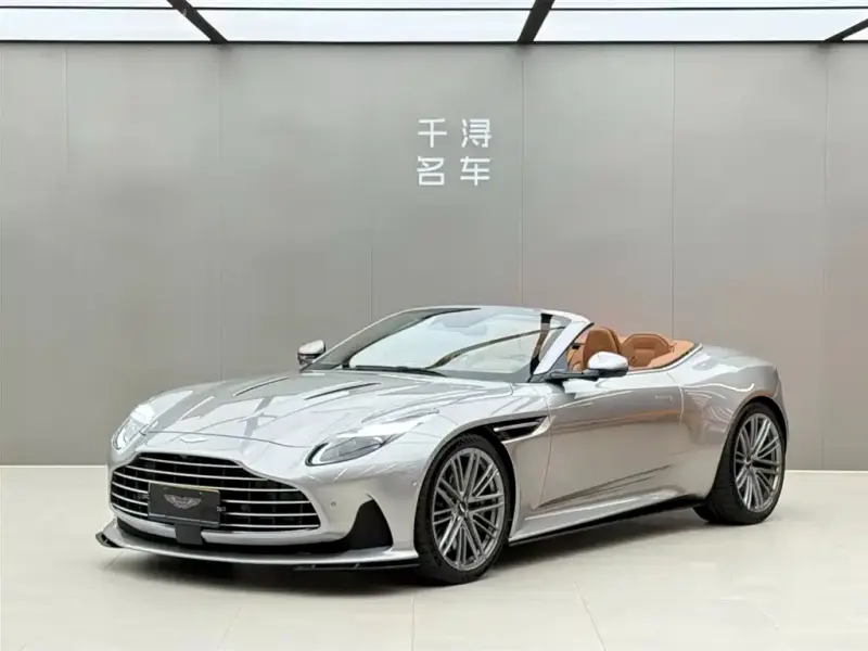 Aston Martin DB12, 2024