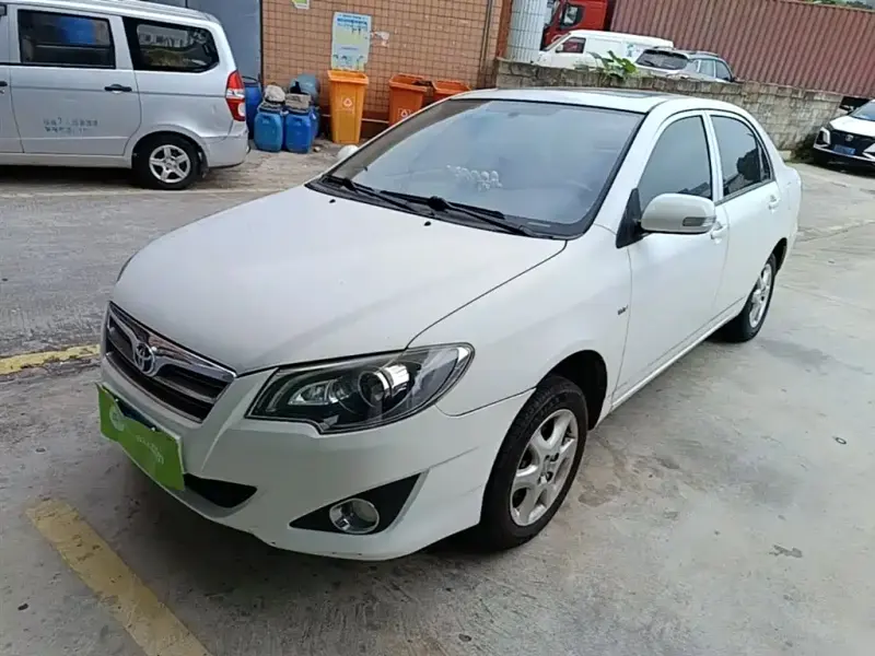 Toyota Corolla, 2015 — фото 1