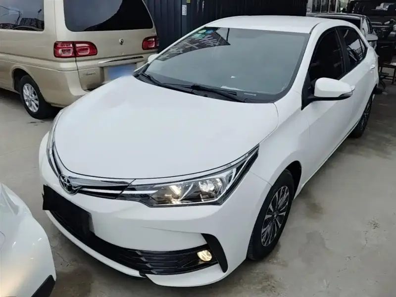 Toyota Corolla, 2018 — фото 1