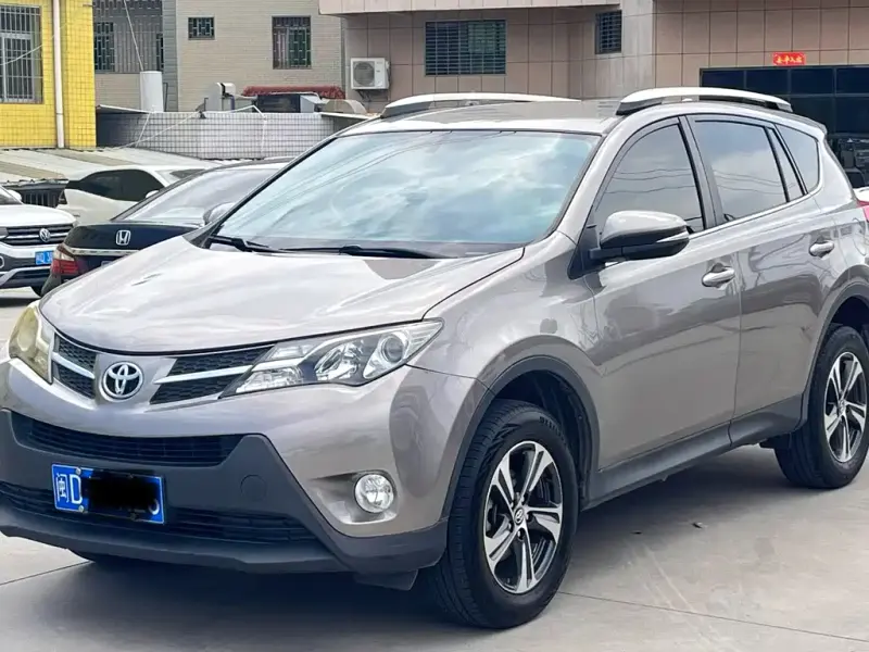 Toyota RAV4, 2015