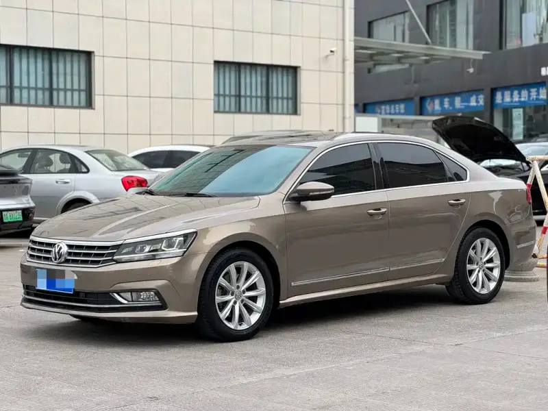 Volkswagen Passat, 2017 — фото 1